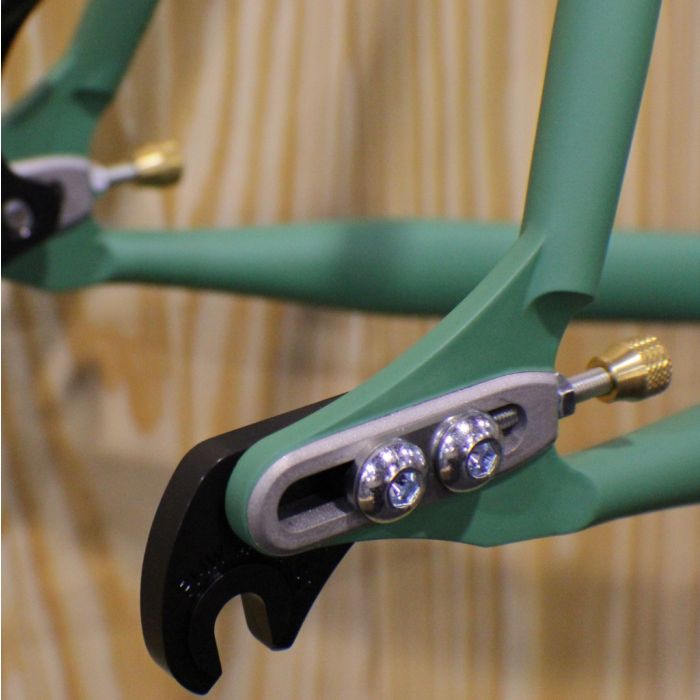 DS1004: Stainless Steel Conventional Flat Sliding Dropout